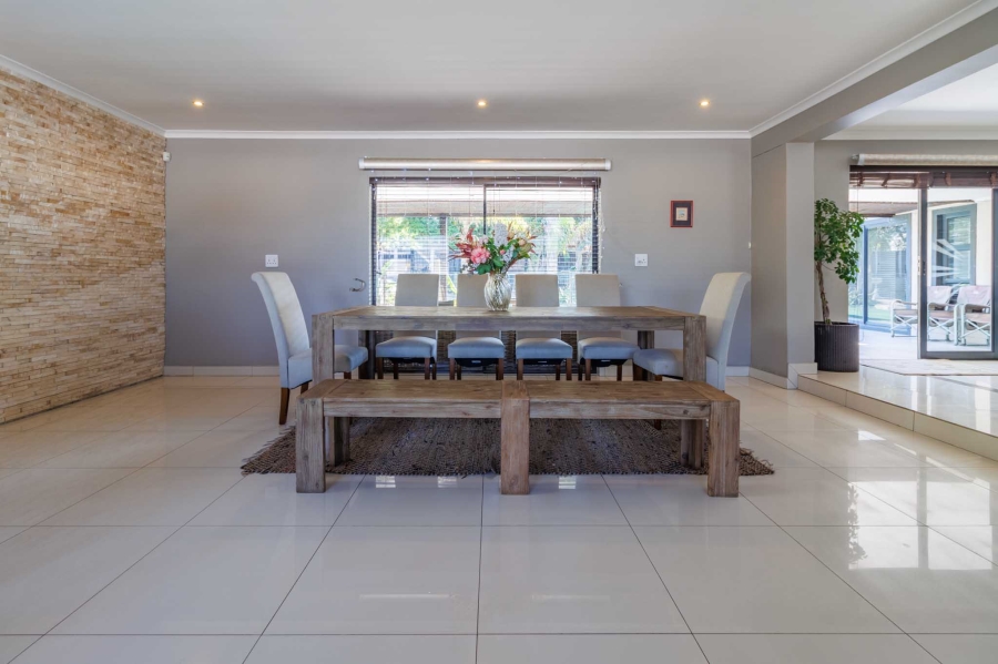4 Bedroom Property for Sale in Flamingo Vlei Western Cape